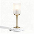 Lampe de table en marbre blanc et métal doré avec abat-jour en verre 10 x 10 x 30cm
